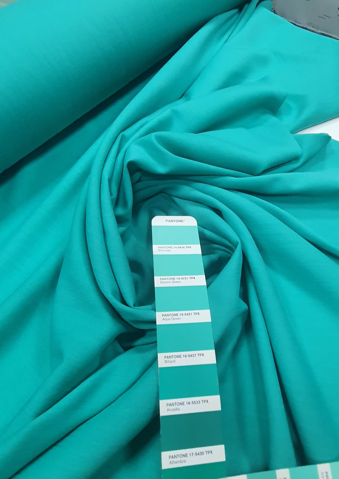 Descubra as possibilidades do tecido viscolinho liso ou misto