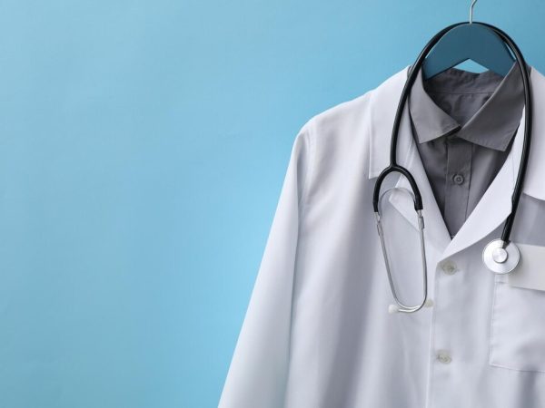 Qual é o Tecido Ideal para Jalecos Duráveis e Confortáveis?