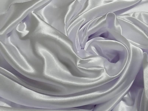 Que Tecidos Usar para Criar o Vestido de Noiva dos Seus Sonhos?