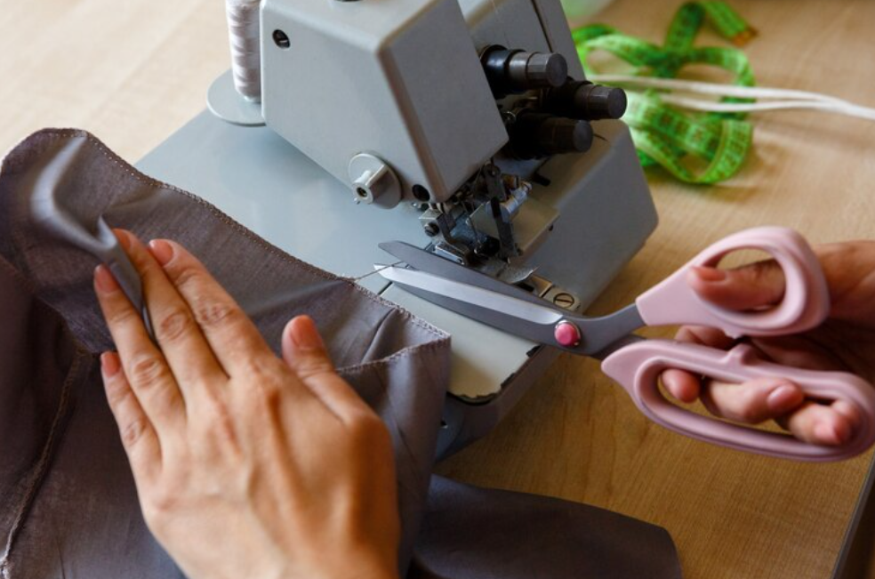 Tesoura elétrica: vale a pena a aquisição para costuras?