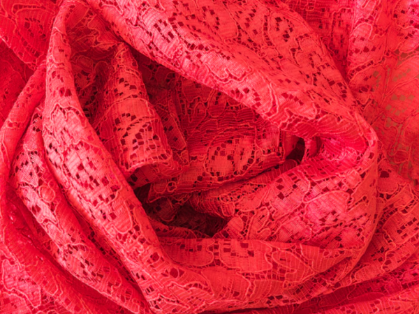 Como escolher o tecido de renda perfeito para diferentes ocasiões?