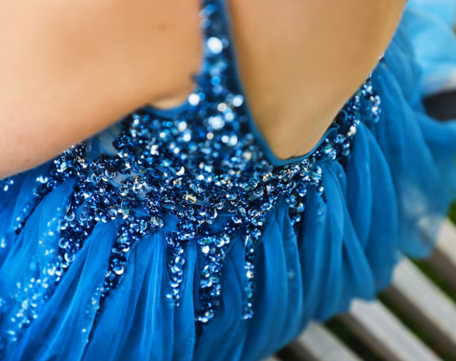 Como Usar Pano Paetê para Deixar suas Peças mais Elegantes?