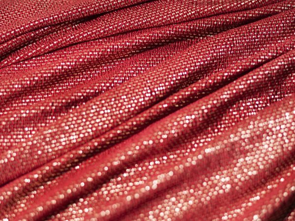 Em quais peças o tecido lurex entrega o melhor efeito de brilho?